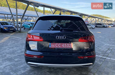 Внедорожник / Кроссовер Audi Q5 2017 в 