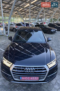 Внедорожник / Кроссовер Audi Q5 2017 в 