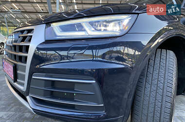Внедорожник / Кроссовер Audi Q5 2017 в 