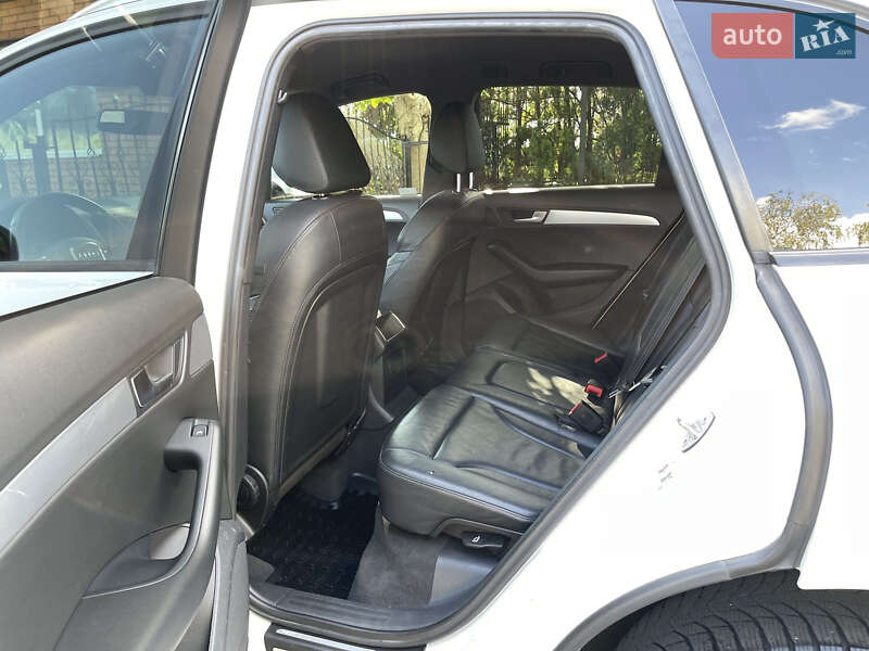 Внедорожник / Кроссовер Audi Q5 2009 в Киеве