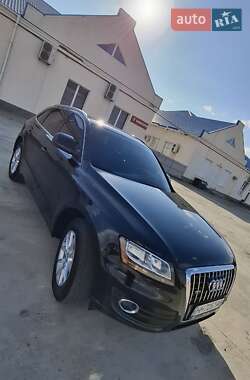 Позашляховик / Кросовер Audi Q5 2010 в 