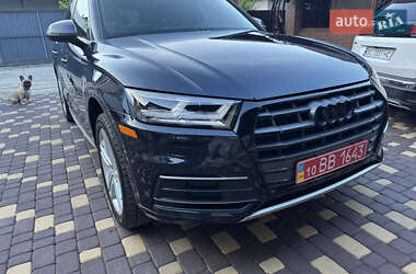 Позашляховик / Кросовер Audi Q5 2019 в 