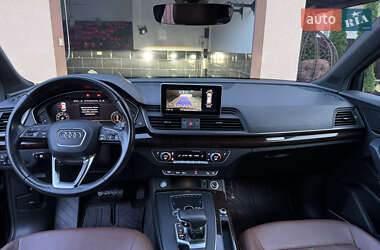 Позашляховик / Кросовер Audi Q5 2019 в 
