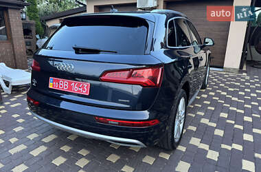 Позашляховик / Кросовер Audi Q5 2019 в 