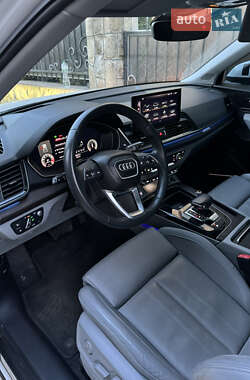 Внедорожник / Кроссовер Audi Q5 2021 в 