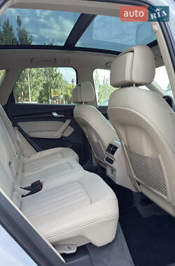 Внедорожник / Кроссовер Audi Q5 2017 в 