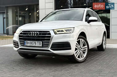 Внедорожник / Кроссовер Audi Q5 2017 в 