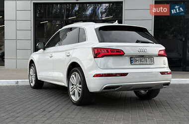 Внедорожник / Кроссовер Audi Q5 2017 в 