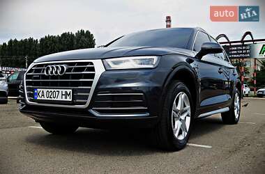 Внедорожник / Кроссовер Audi Q5 2017 в 