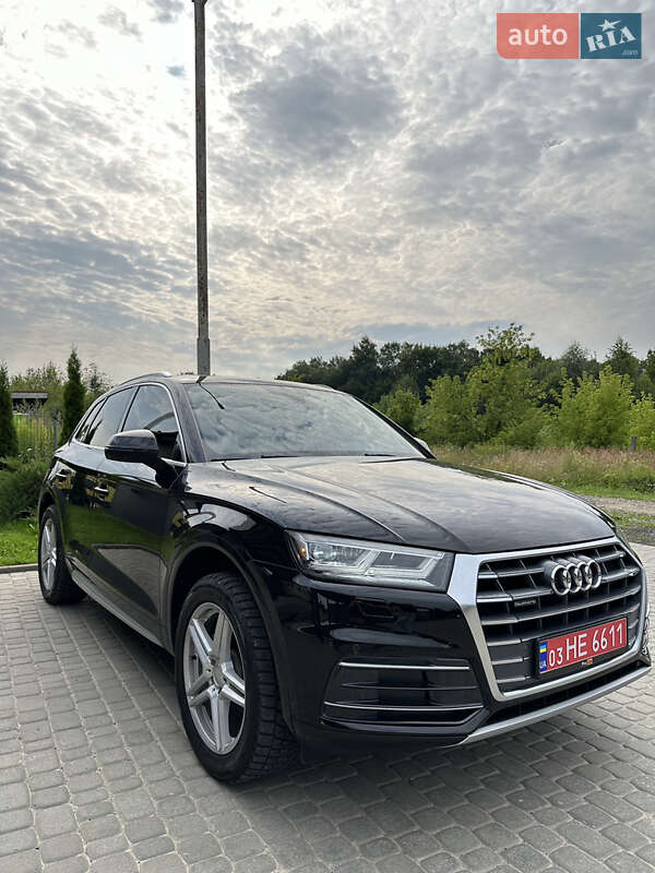 Внедорожник / Кроссовер Audi Q5 2018 в 