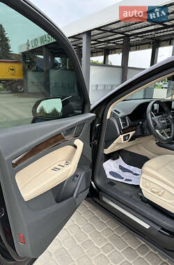 Внедорожник / Кроссовер Audi Q5 2018 в 