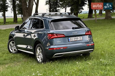 Внедорожник / Кроссовер Audi Q5 2017 в 