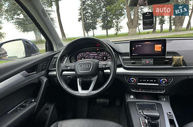 Внедорожник / Кроссовер Audi Q5 2017 в 