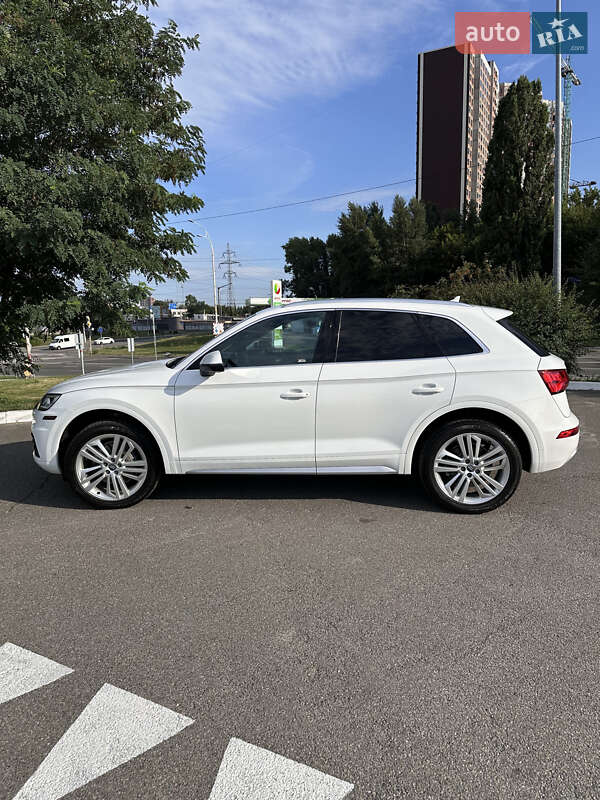 Внедорожник / Кроссовер Audi Q5 2017 в Киеве