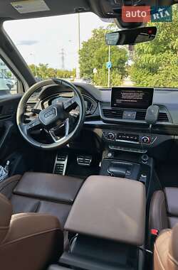 Внедорожник / Кроссовер Audi Q5 2017 в 