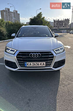 Внедорожник / Кроссовер Audi Q5 2017 в 