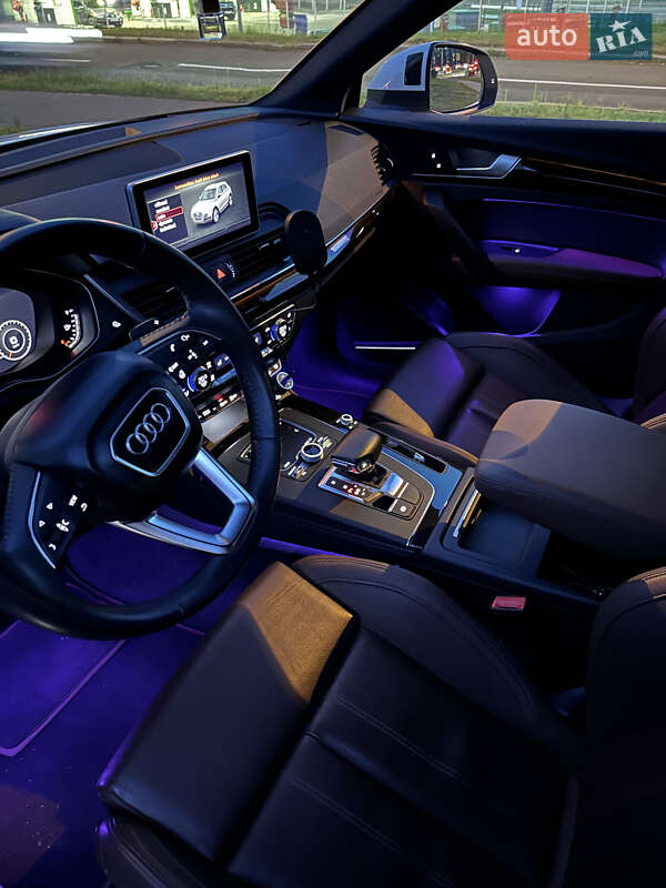 Внедорожник / Кроссовер Audi Q5 2017 в Киеве