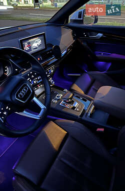 Внедорожник / Кроссовер Audi Q5 2017 в 