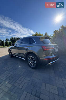 Внедорожник / Кроссовер Audi Q5 2021 в 