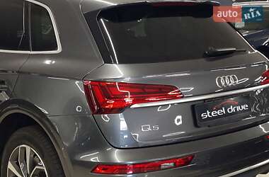 Внедорожник / Кроссовер Audi Q5 2022 в 