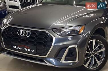 Внедорожник / Кроссовер Audi Q5 2022 в 