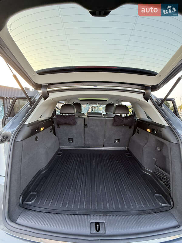 Позашляховик / Кросовер Audi Q5 2016 в Вознесенську