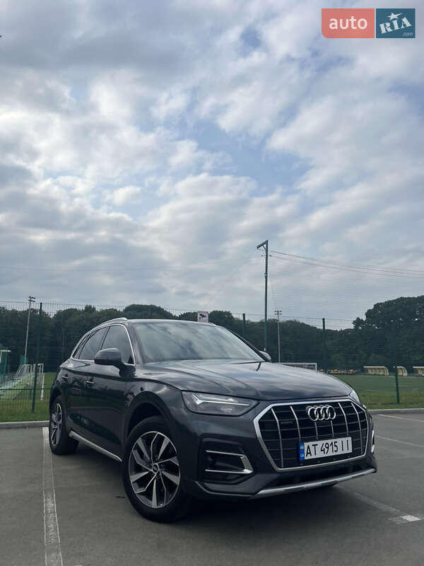 Внедорожник / Кроссовер Audi Q5 2021 в 