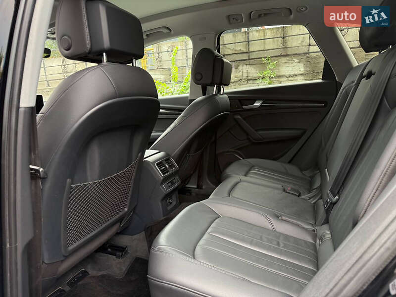 Позашляховик / Кросовер Audi Q5 2017 в Києві