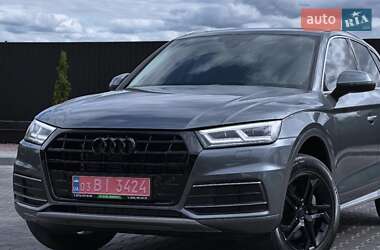 Внедорожник / Кроссовер Audi Q5 2018 в 
