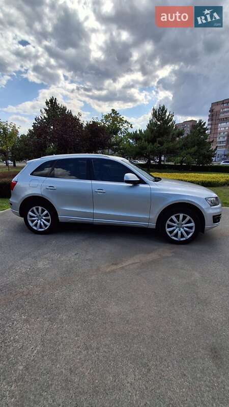 Внедорожник / Кроссовер Audi Q5 2009 в Зачепиловке