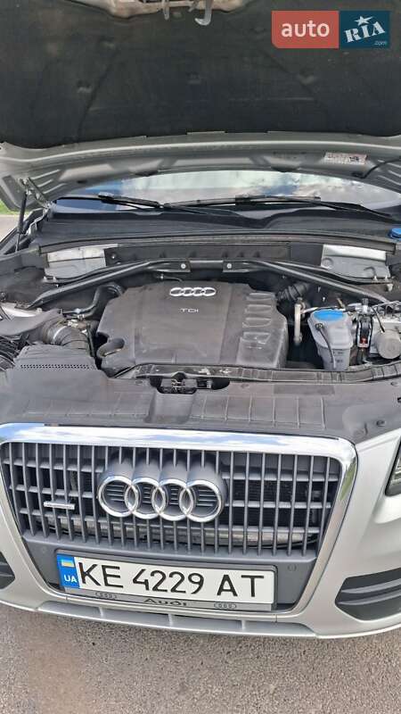 Внедорожник / Кроссовер Audi Q5 2009 в Зачепиловке