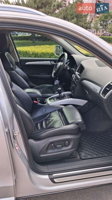 Внедорожник / Кроссовер Audi Q5 2009 в Зачепиловке