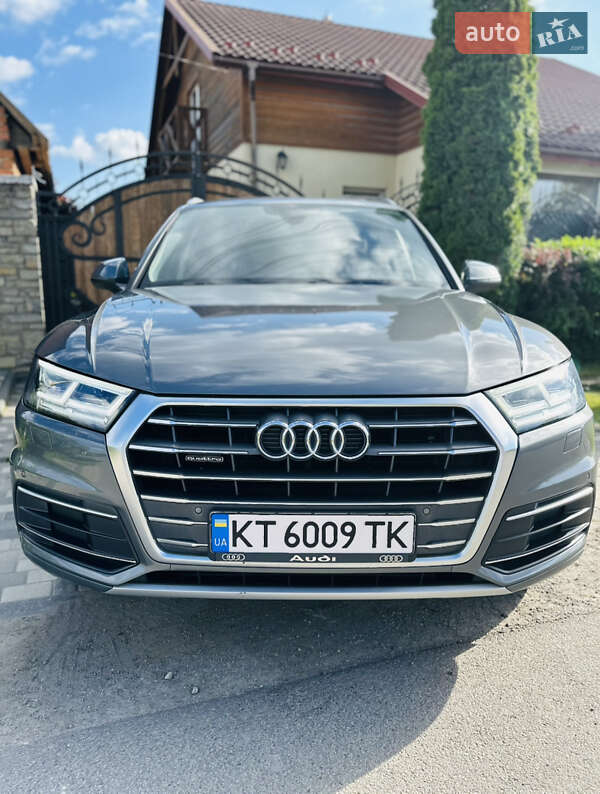 Внедорожник / Кроссовер Audi Q5 2017 в Каменец-Подольском