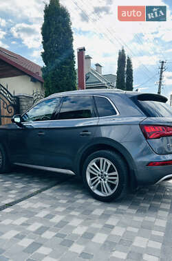 Внедорожник / Кроссовер Audi Q5 2017 в Каменец-Подольском