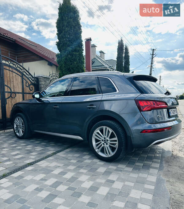 Внедорожник / Кроссовер Audi Q5 2017 в Каменец-Подольском