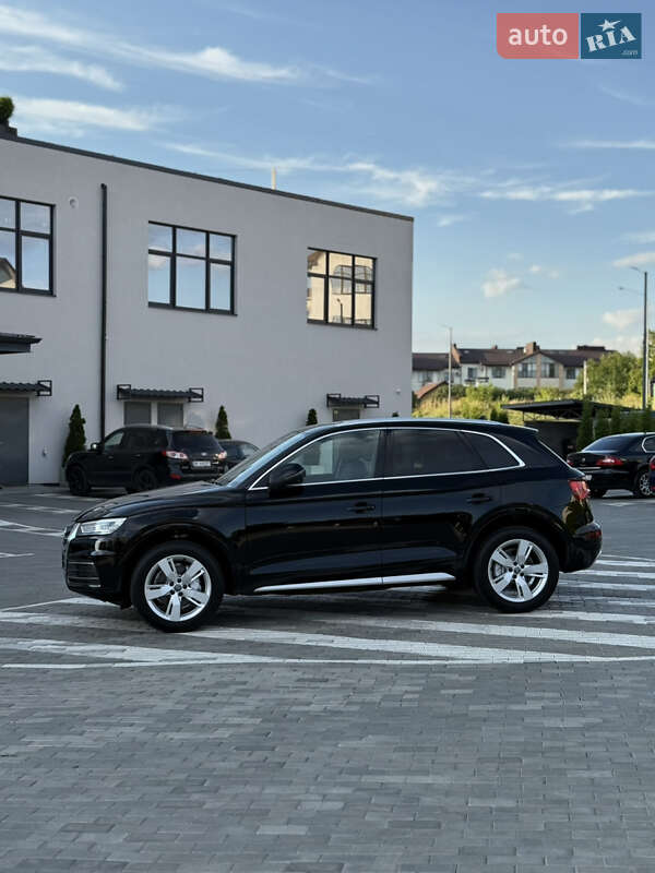 Позашляховик / Кросовер Audi Q5 2019 в Києві