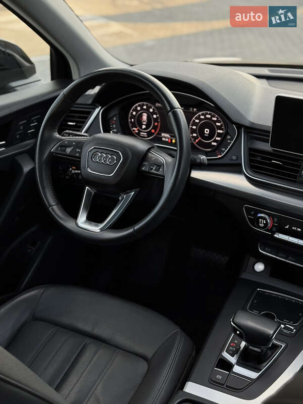Позашляховик / Кросовер Audi Q5 2019 в Києві
