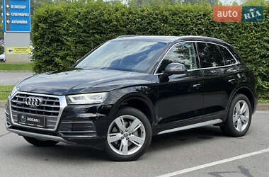 Внедорожник / Кроссовер Audi Q5 2018 в 