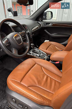 Внедорожник / Кроссовер Audi Q5 2010 в 