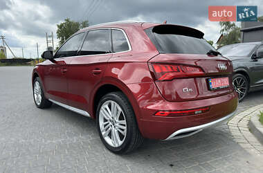 Внедорожник / Кроссовер Audi Q5 2017 в 