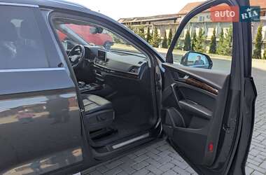 Внедорожник / Кроссовер Audi Q5 2017 в 