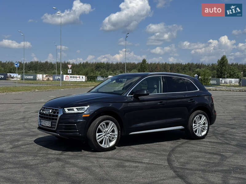 Внедорожник / Кроссовер Audi Q5 2018 в 