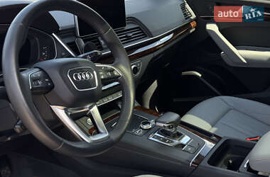 Внедорожник / Кроссовер Audi Q5 2018 в 