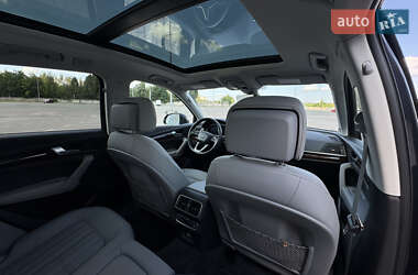Внедорожник / Кроссовер Audi Q5 2018 в 