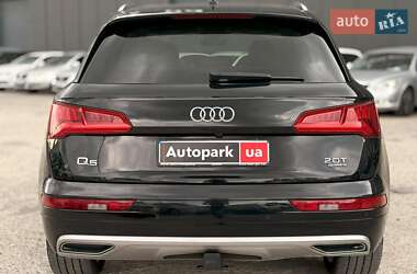 Внедорожник / Кроссовер Audi Q5 2018 в 