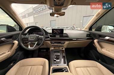 Внедорожник / Кроссовер Audi Q5 2018 в 