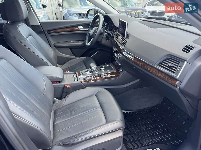 Внедорожник / Кроссовер Audi Q5 2019 в Тернополе