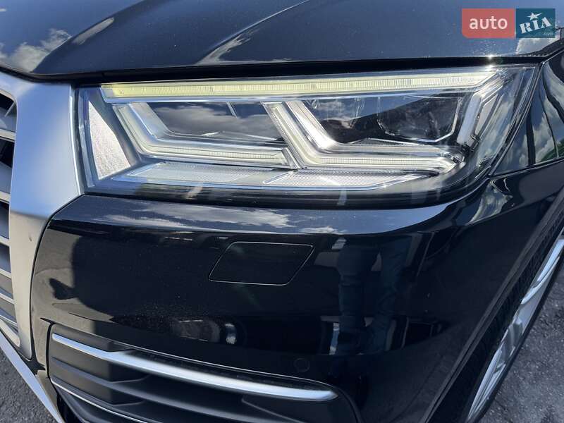 Внедорожник / Кроссовер Audi Q5 2019 в Тернополе