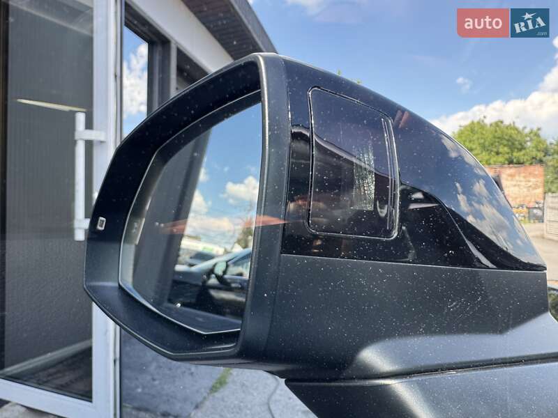 Внедорожник / Кроссовер Audi Q5 2019 в Тернополе