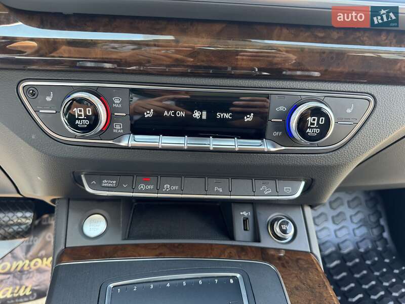 Внедорожник / Кроссовер Audi Q5 2019 в Тернополе